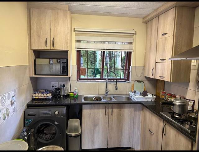 2 BEDROOM TOWNHOUSE FOR SALE IN ROBINDALE